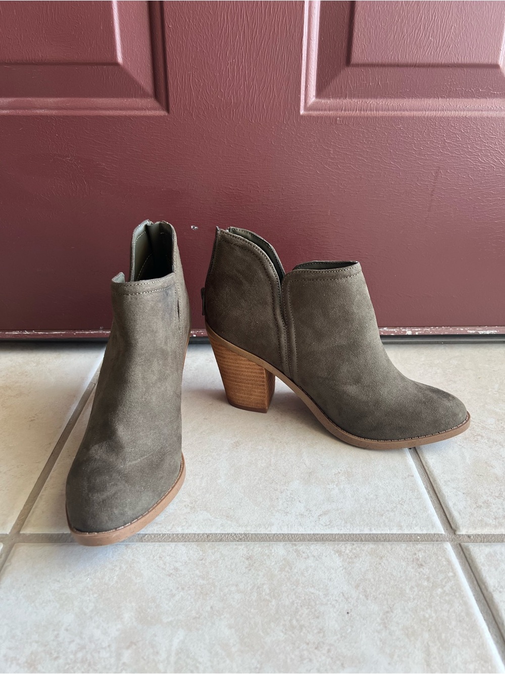 Joie Kayden Olive Suede Ankle Booties Back Zip Block Heel Women’s 7.5 NWOT